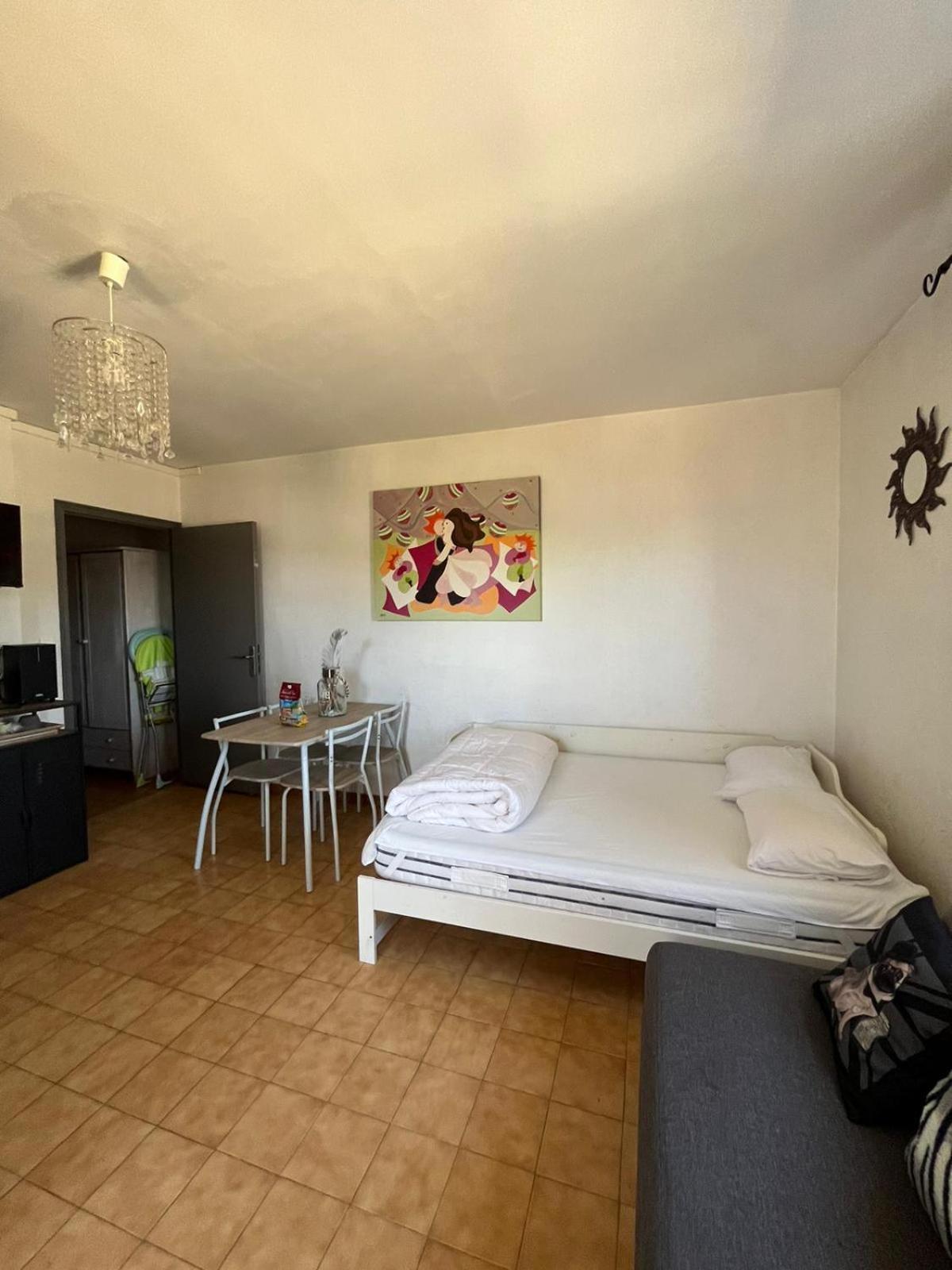 Appartement En Rez De Villa Beausite Mandelieu-la-Napoule Exterior photo